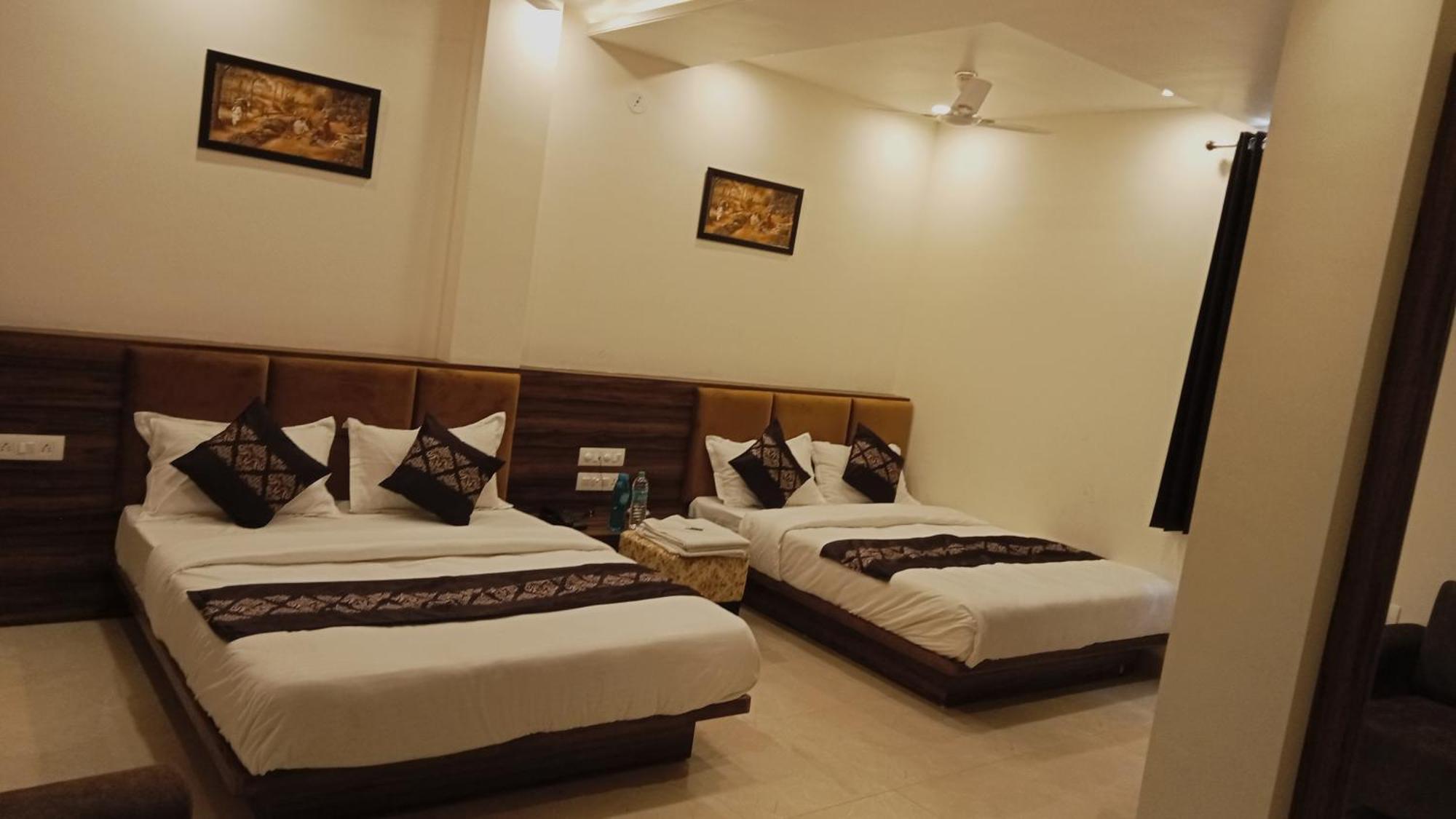Hotel Vrinda Inn Ουνταϊπούρ Εξωτερικό φωτογραφία