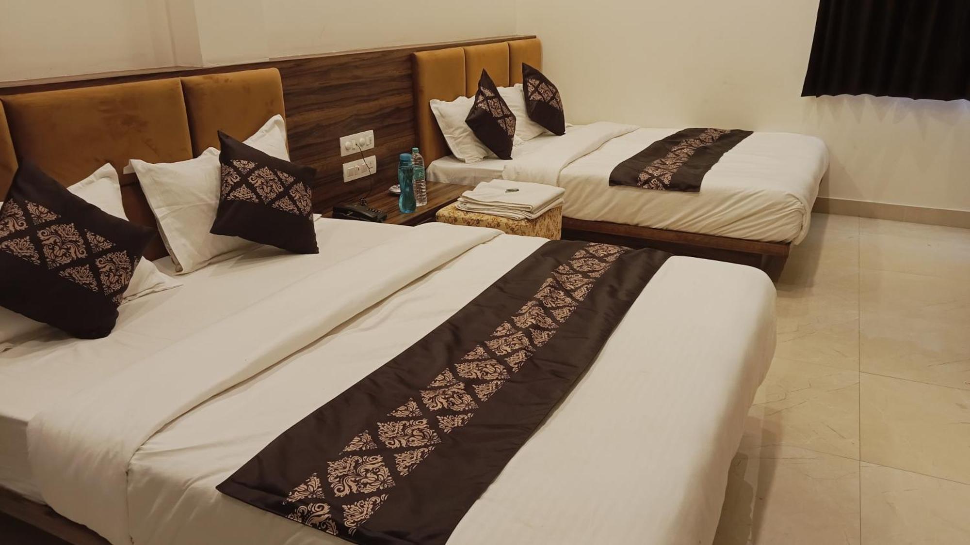 Hotel Vrinda Inn Ουνταϊπούρ Εξωτερικό φωτογραφία