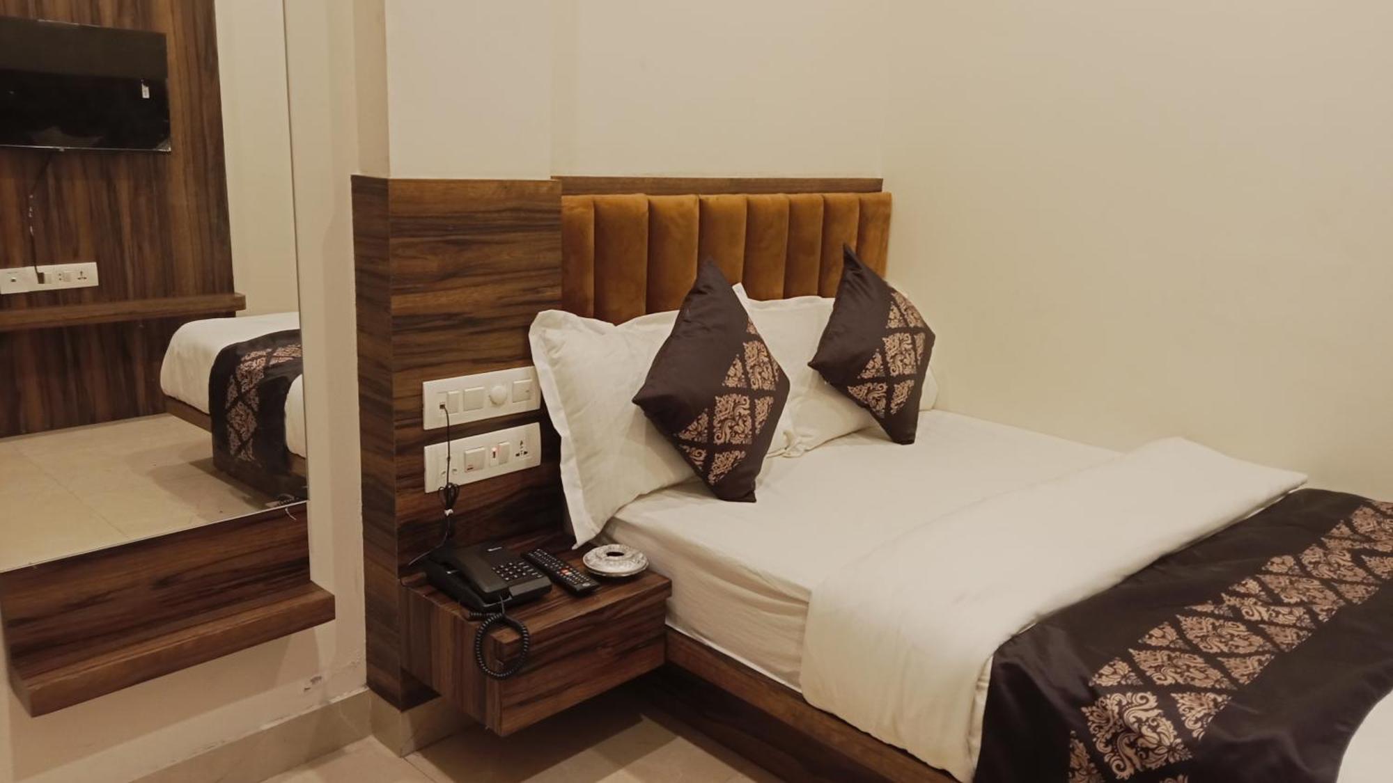 Hotel Vrinda Inn Ουνταϊπούρ Εξωτερικό φωτογραφία