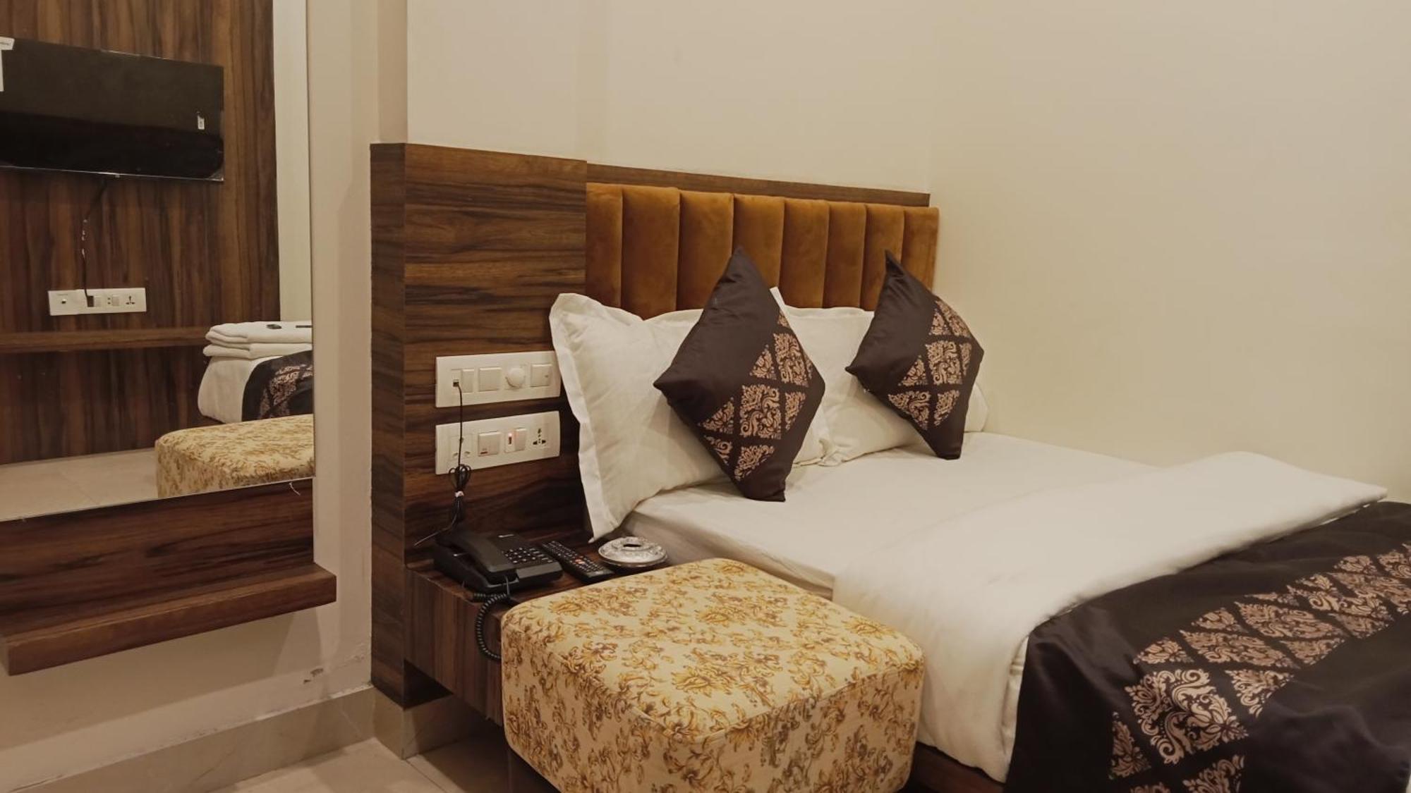 Hotel Vrinda Inn Ουνταϊπούρ Εξωτερικό φωτογραφία